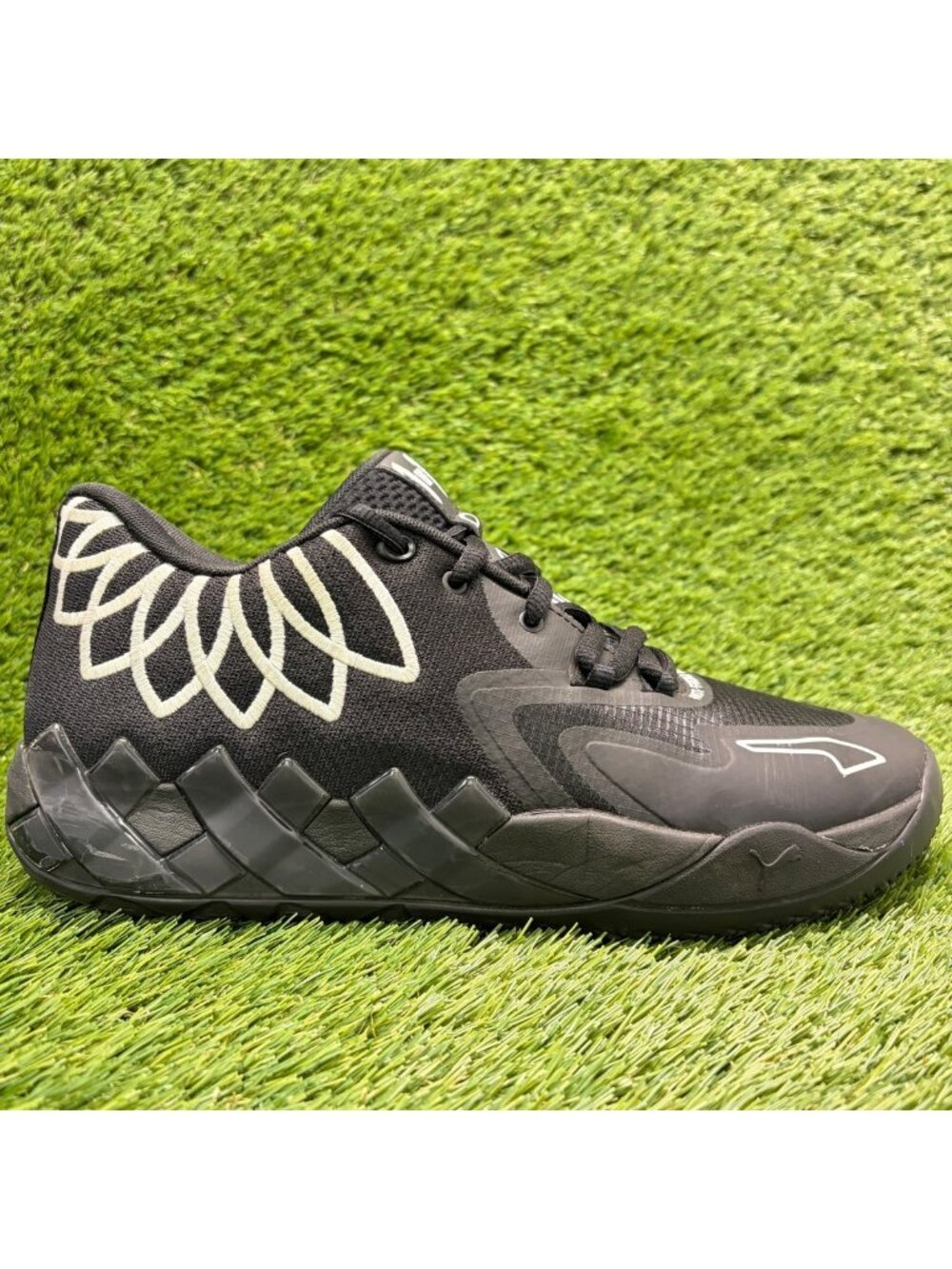 Puma LaMelo Ball MB.01 Lo Mens Size 12 Black Athletic Running Shoes Sneakers